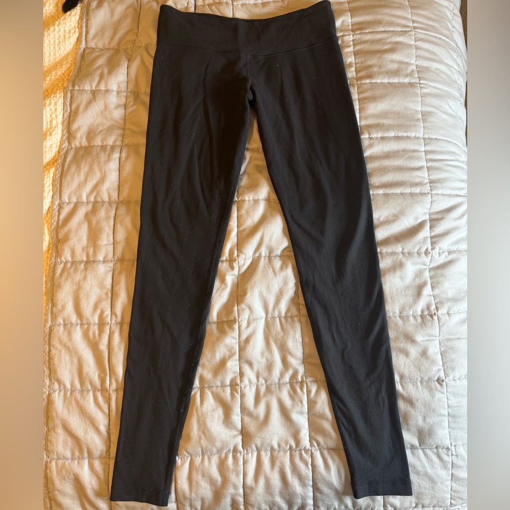 Pre-loved Lululemon Size 8 31” inseam black leggings